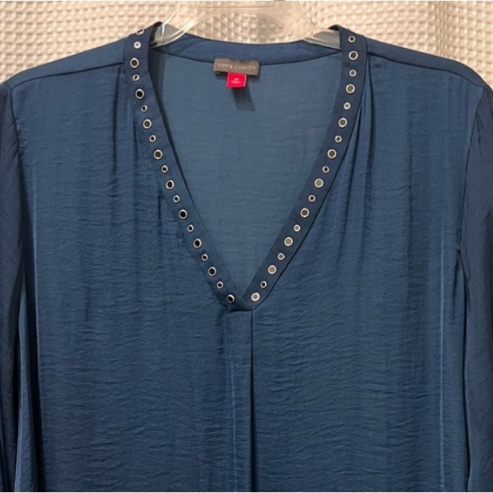 2X VINCE Camuto Blue Plus V-Neck Women's Grommet Top